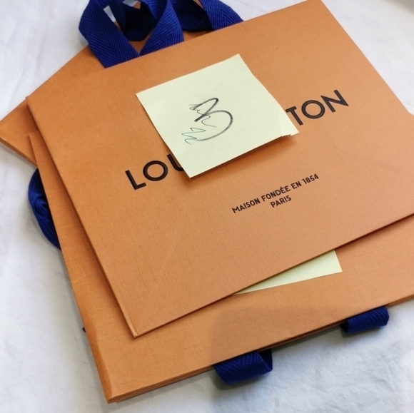 Authentic LV storage gift bag - Picture 3 of 6